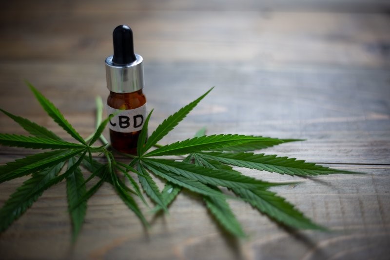 CBD Oil With Peppermint Lake Hollingsworth Lakeland 
      FL